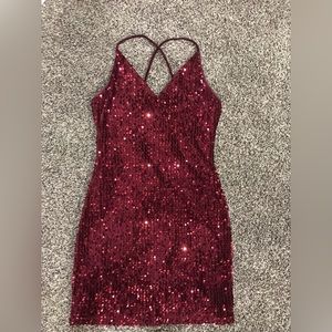 this is a one time worn dress still in great condition!!